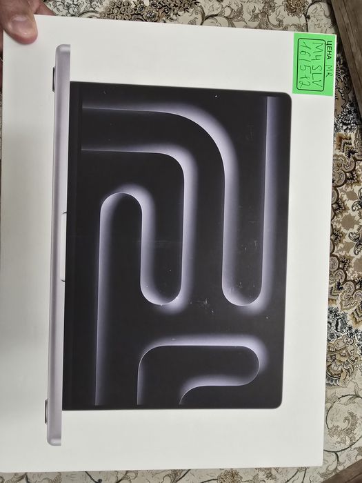 MacBook pro m4 silver