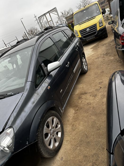 Opel Zafira B 1.6i НА ЧАСТИ!!!