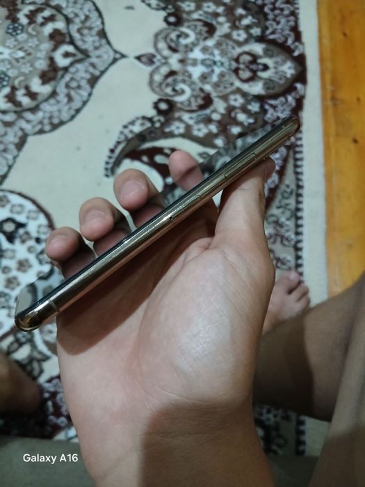 Iphone xs sotiladi srochno