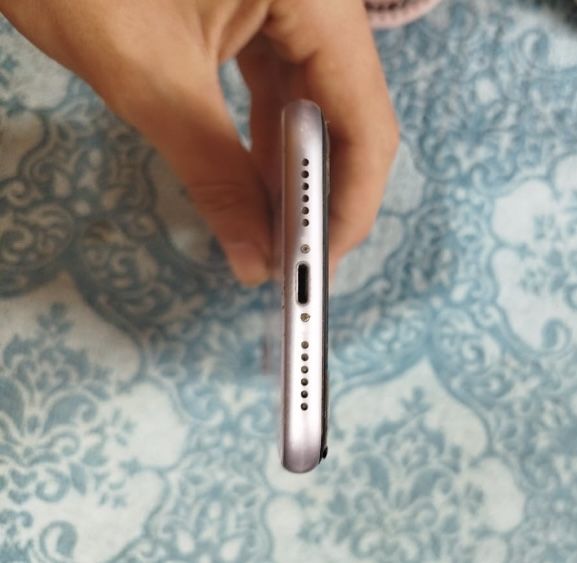iPhone 11 в хорошем состоянии