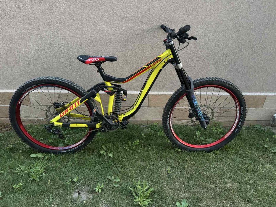 Колело giant glory dh 2018
