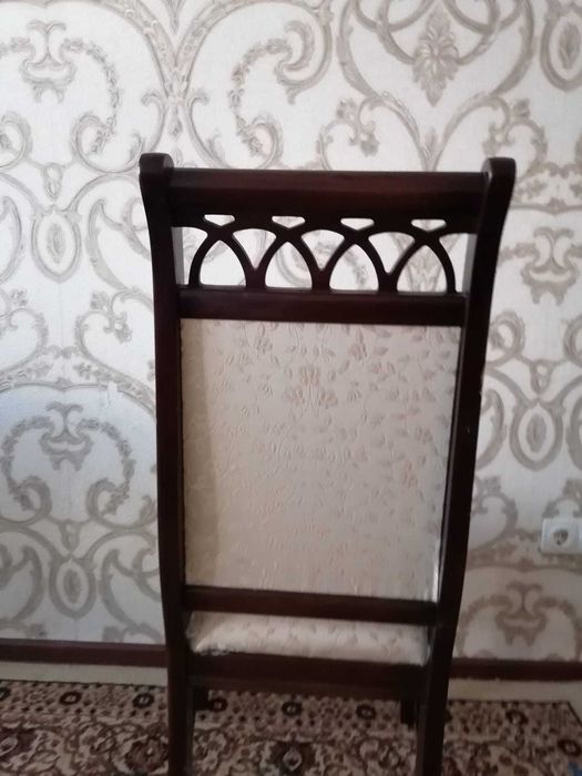 Продам срочно 10 стульев!