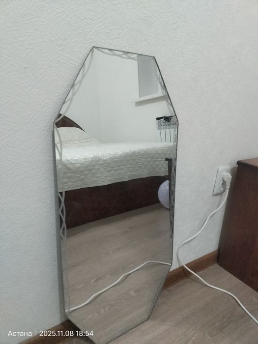 Продам зеркало для ванной