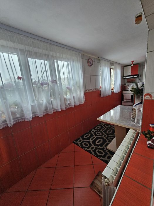 Apartament 3 camere,  Zona C5, Parter