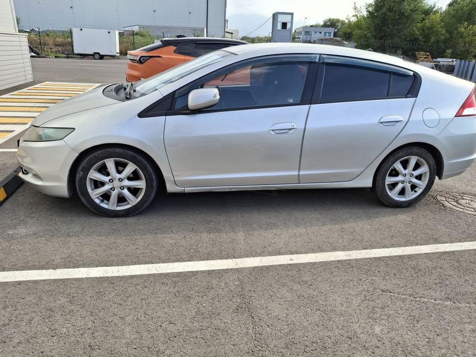 Продам Honda Insight 2009г.