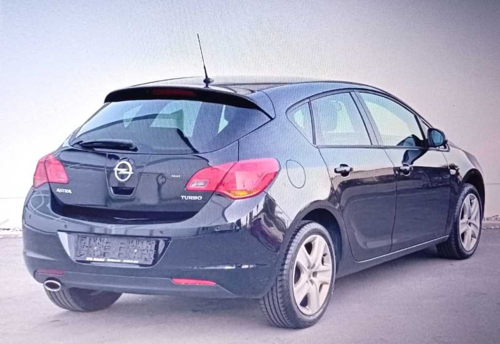 Opel ASTRA J 2011 1.4 Benzuna Turbo