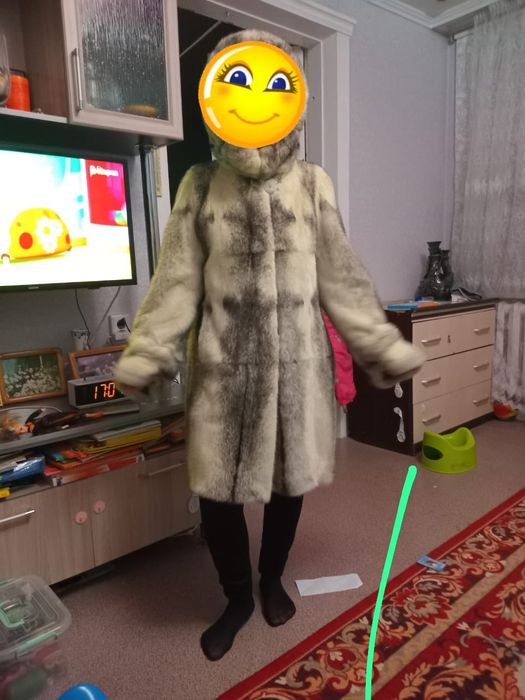 Шуба норковая , натуральная, серо- белая