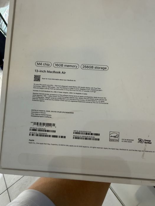 Macbook M4. Air    16 ram. 256 ssd