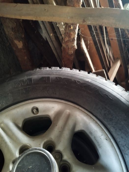 Гуми Maxxis 265/70 16 цола с джанти