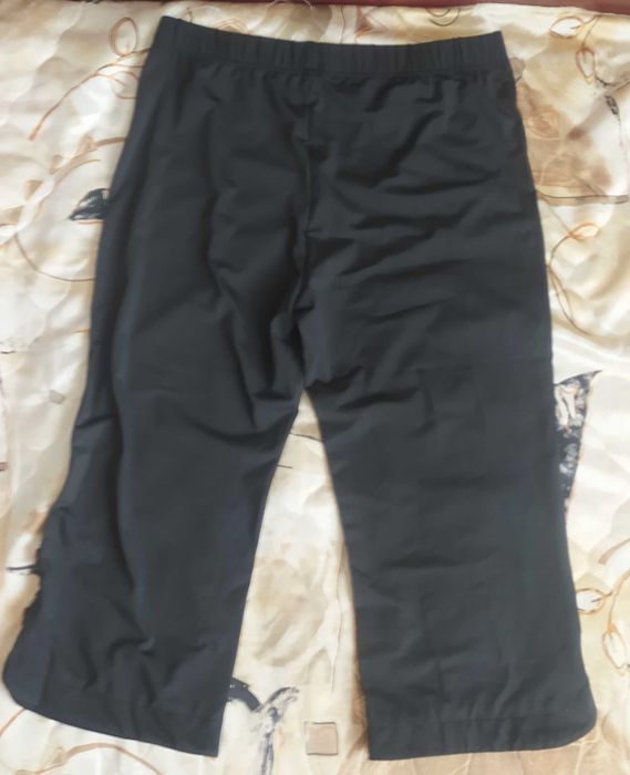 Черен панталон с копчета