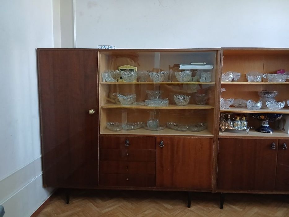 Продается стенка без посуды