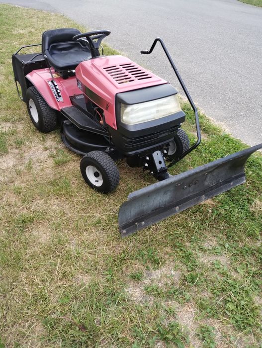 Tractoras tuns iarba MTD