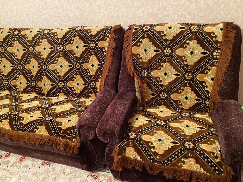 Диван с креслом