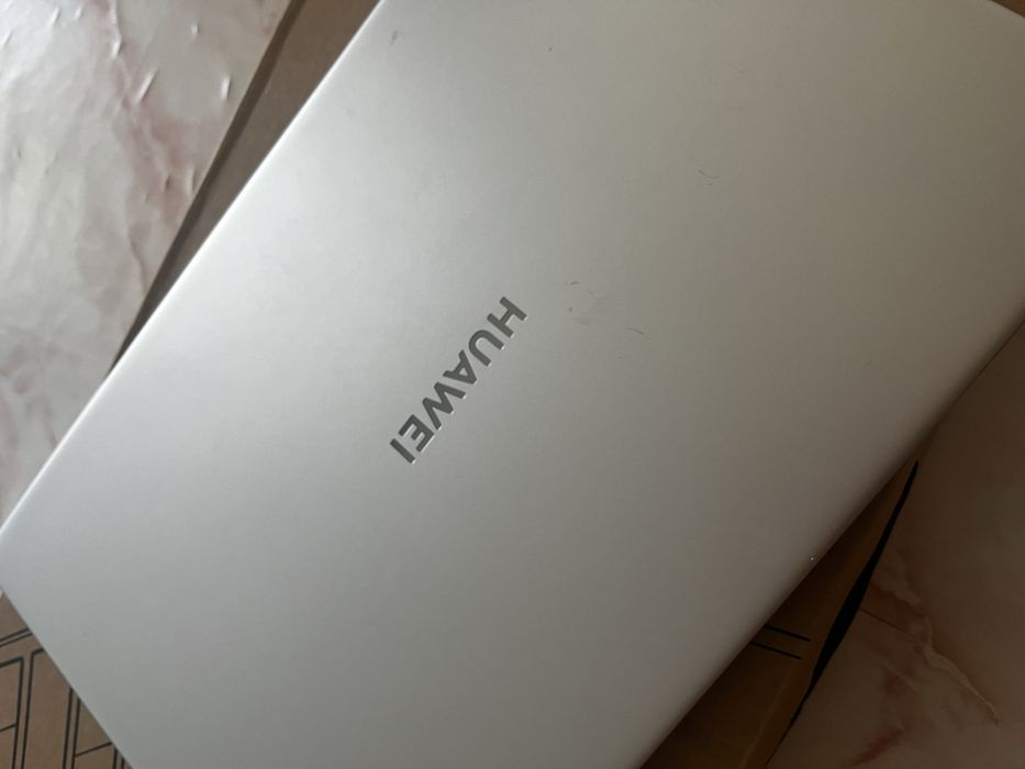 Продаю Ноутбук huawei