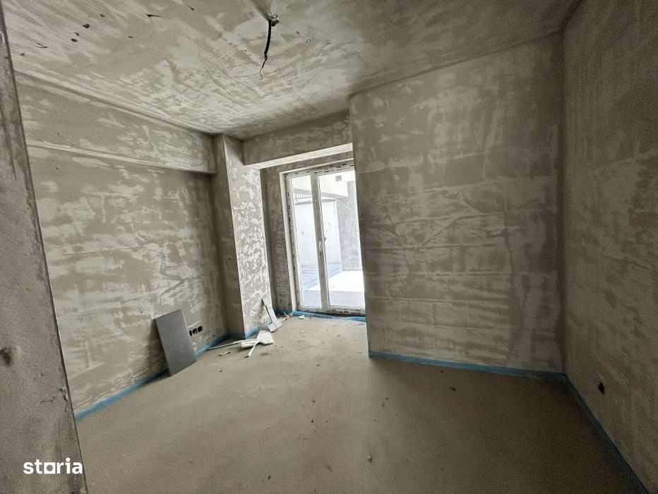 Apartament de 4 camere , 89 mp utili, terasa 103mp, zona VIVO
