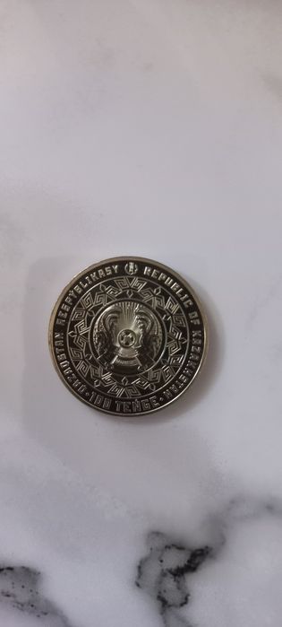 Монета 100 тенге