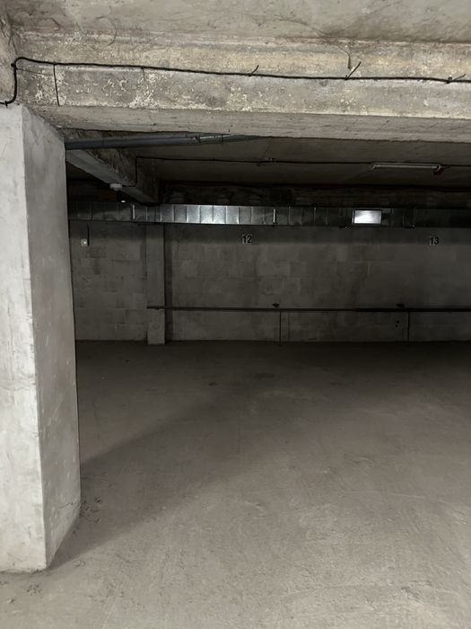 Дава се под наем Гараж / Паркомясто в Бургас, Славейков - 15 кв.м за 86.7 € - Снимка #1