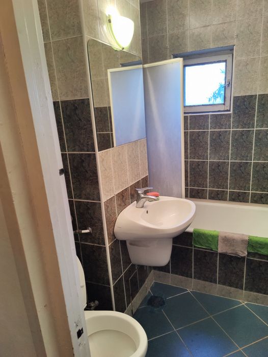 Apartament 2 camere etaj 2  str dealului