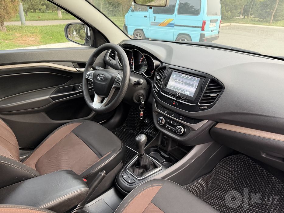Lada Vesta 2020 1.6 mexanika luxe prestige