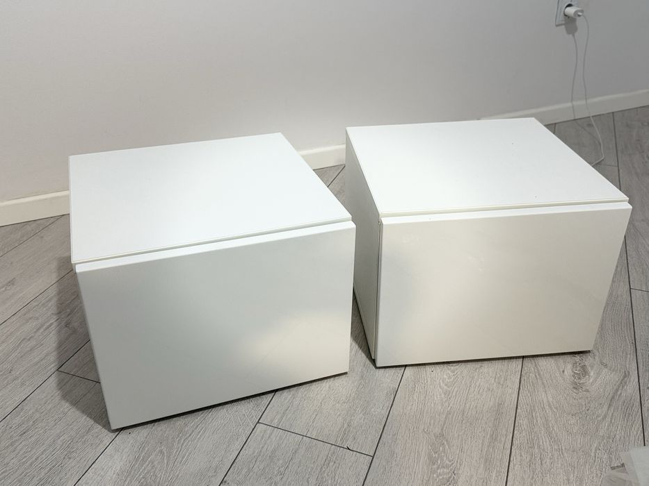 Vând noptiere, alb lucios