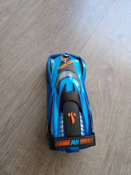 Hot Wheels кола на батерии