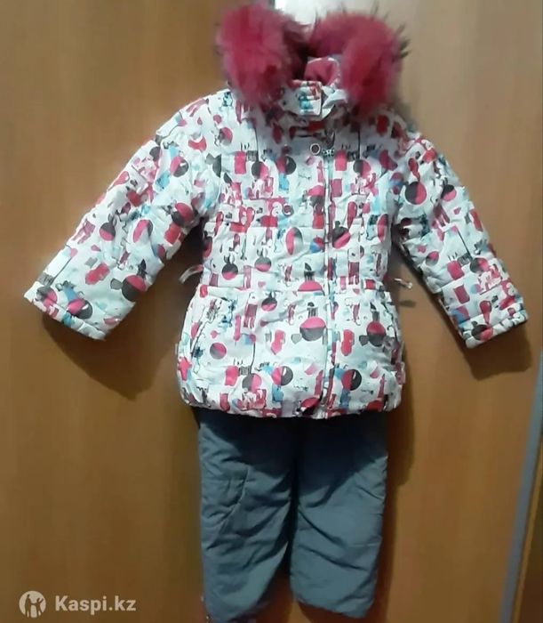 Зимняя куртка-комбинезон для девочки