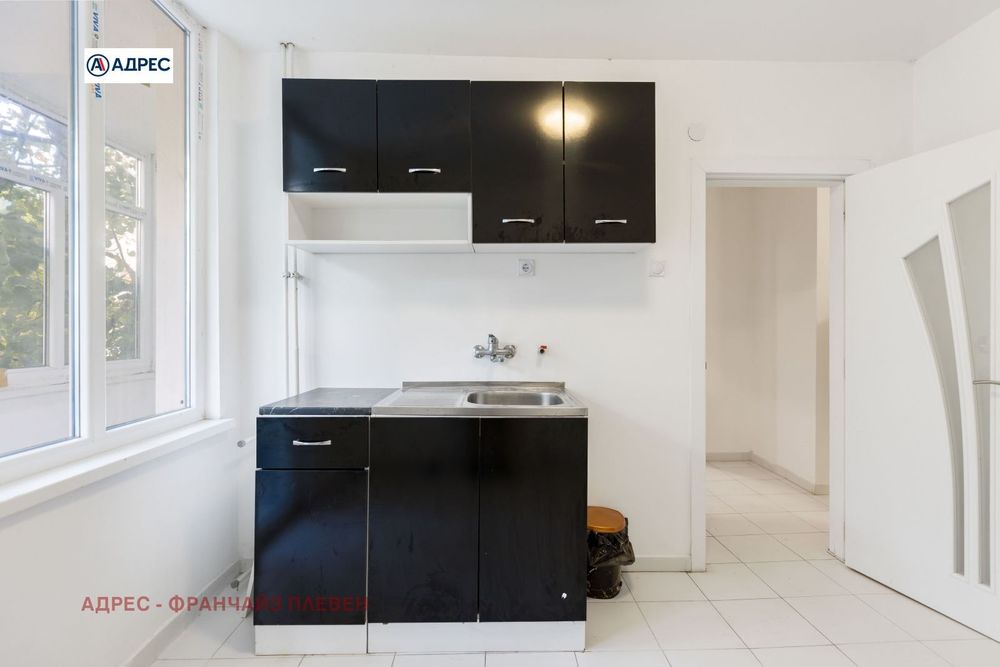 Продава се Тристаен апартамент в Враца, Център - 72 кв.м за 1776 €/кв.м - Снимка #4