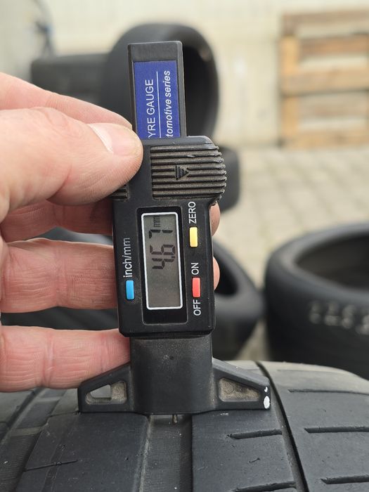 225 40 19 vredestein