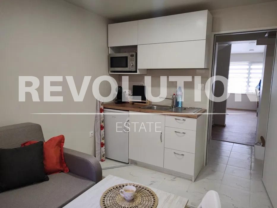 Дава се под наем Мезонет в Варна, Център - 49 кв.м за 375 € - Снимка #1