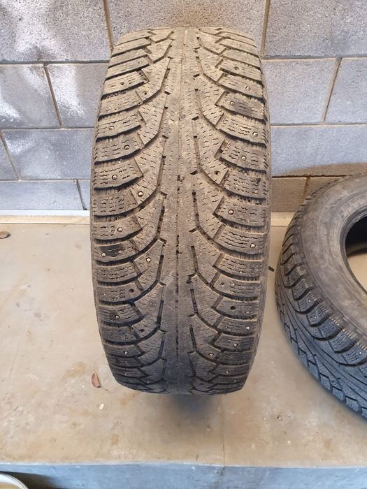 Продам шины в хорошем состоянии.