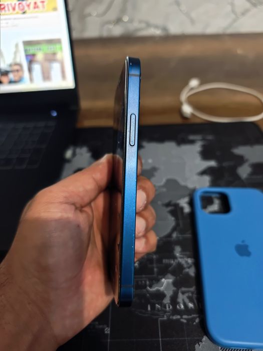 iPhone 12 82% blue