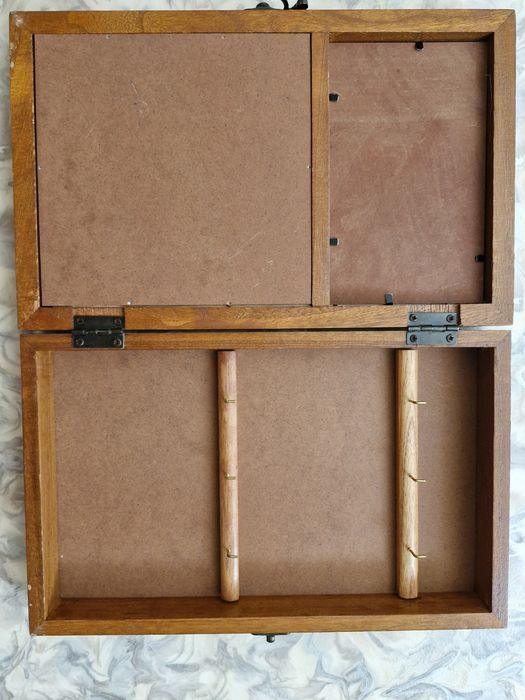 Продам ключницу  новую