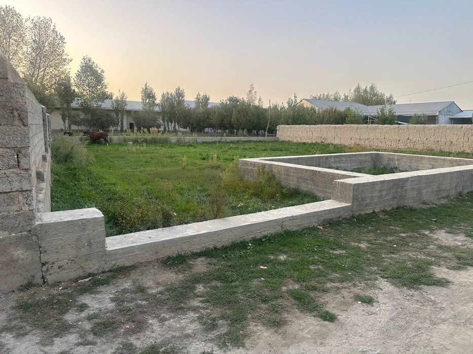 Йер сотилади 8 сутик, атрофи фундамент билан уралган Самарканд вилояти