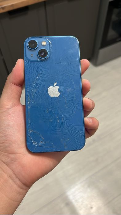 Айфон 13 в хорошем состоянии