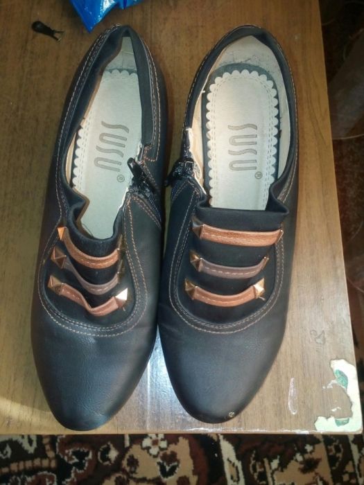 Продаю туфли женские