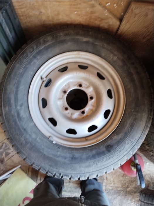 Продам шины 235/70/16 на дисках