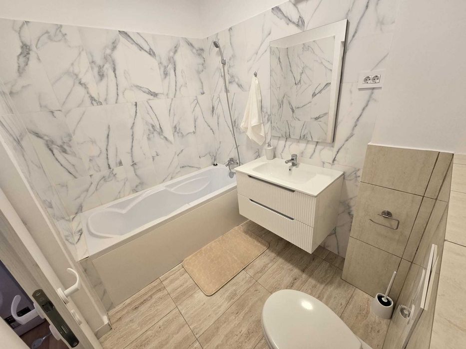 Inchiriez Apartament 3 Camere Zona Valletta Park