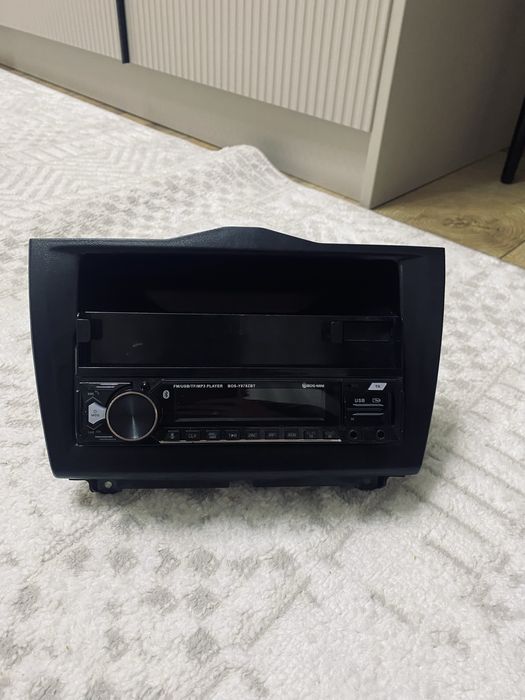 Продаю автомагнитоллу для Лада Гранты