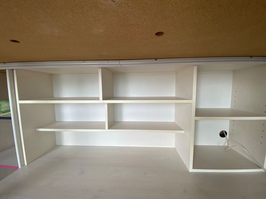 Юношеско легло с бюро, матрак, осветление, допълнителни рафтове, шкаф!