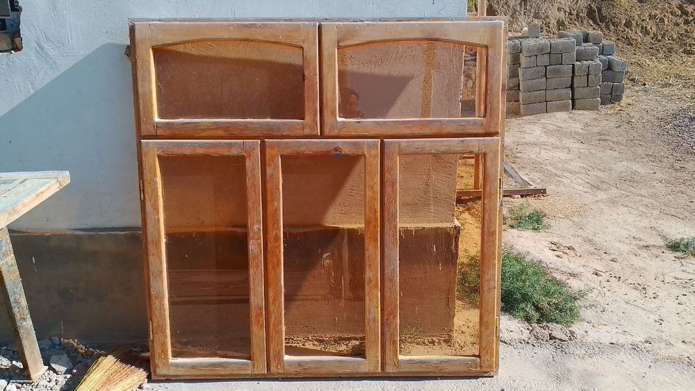 Ойналар сотилади 2 таси 1.5 га 1.5.  1 таси 1.20