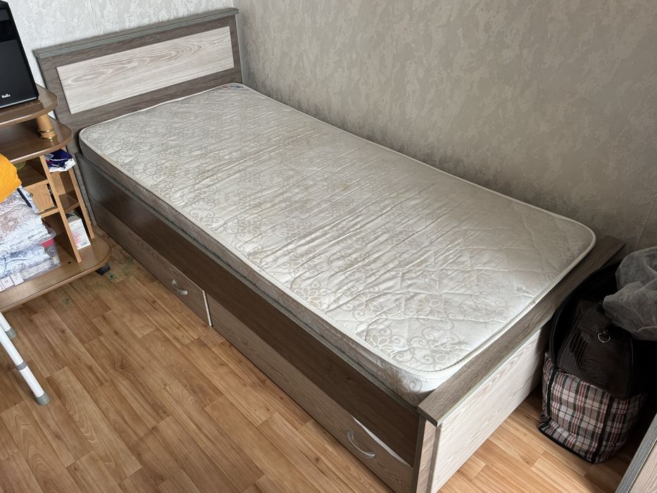 Продам кровать и шкаф