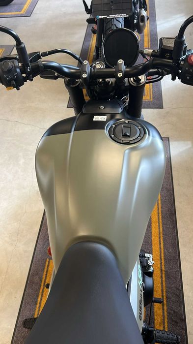 Royal Enfield Guerrilla 450- PERMIS A2