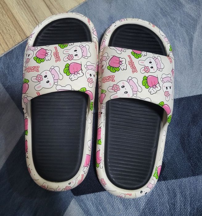 Сланцы детские продам