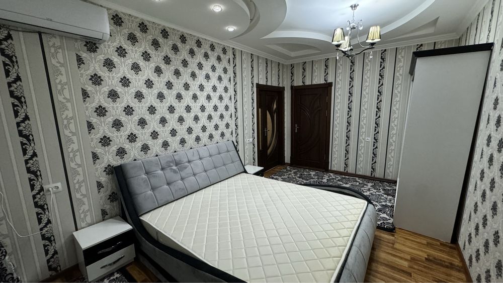 Сдам в аренду квартиру с депозитом 25 квартл 3 комнотная 1 этаж