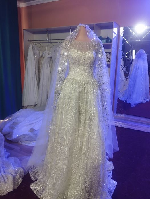 Янги Келин куйлакларимиз бор 500000 дан бошланган.