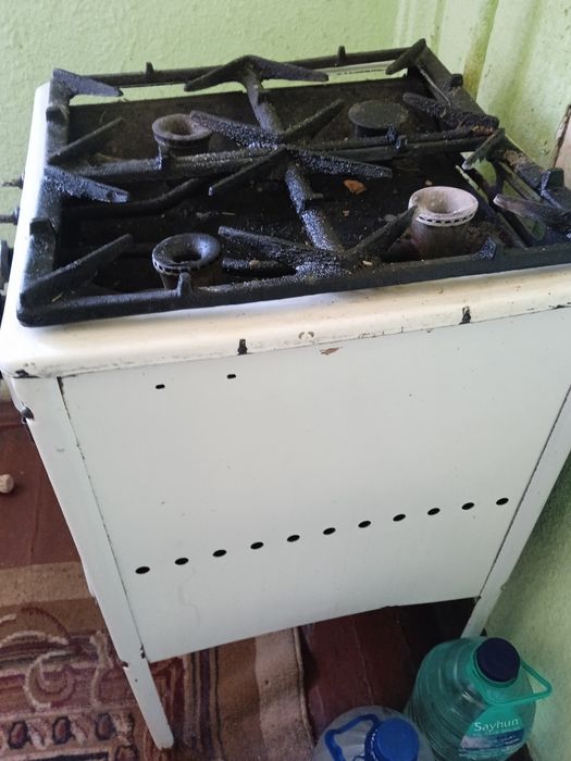 Gaz plita srochna sotiladi