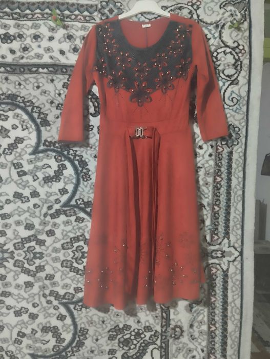 Ayollar va qizlar kiyimi