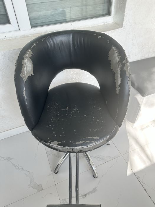 Парикмахерское кресло