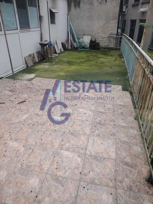 Етаж от къща в супер центъра на Бургас