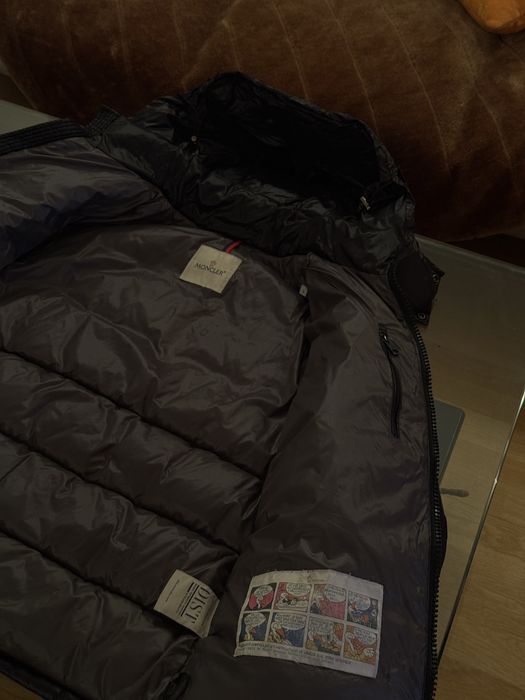 Moncler яке S размер